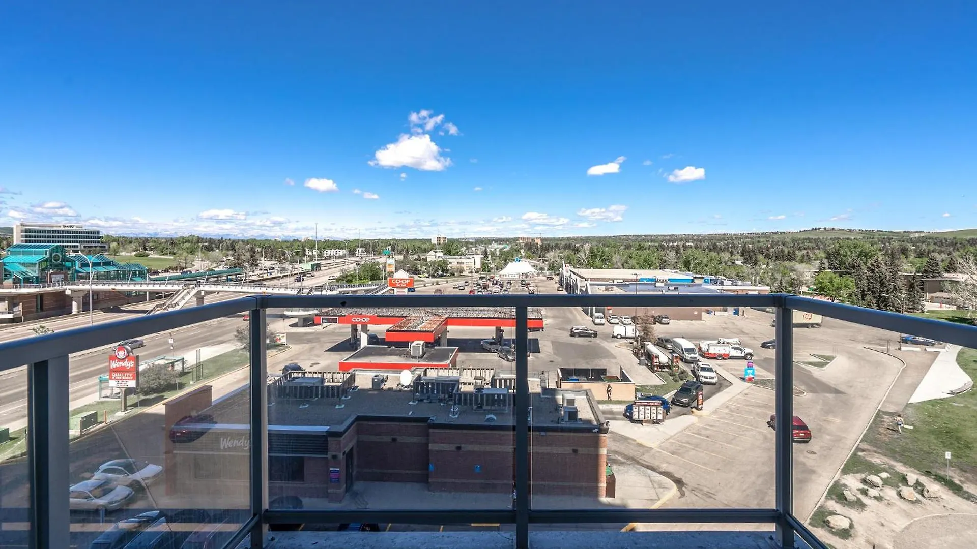 Mountain View-2Br Condo Near U Of C/Ctrain/Mall Calgary