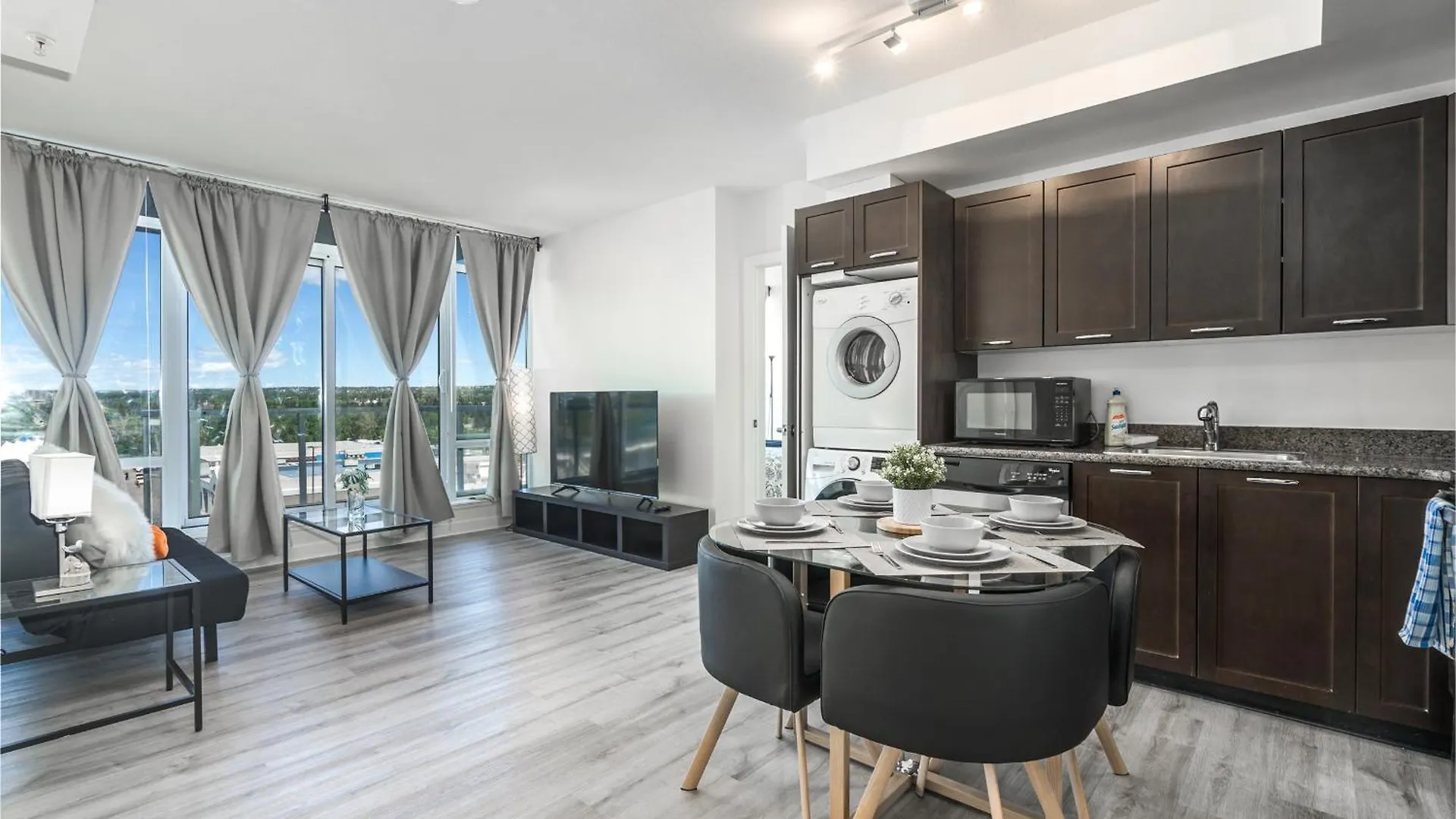 Mountain View-2Br Condo Near U Of C/Ctrain/Mall Calgary Canada