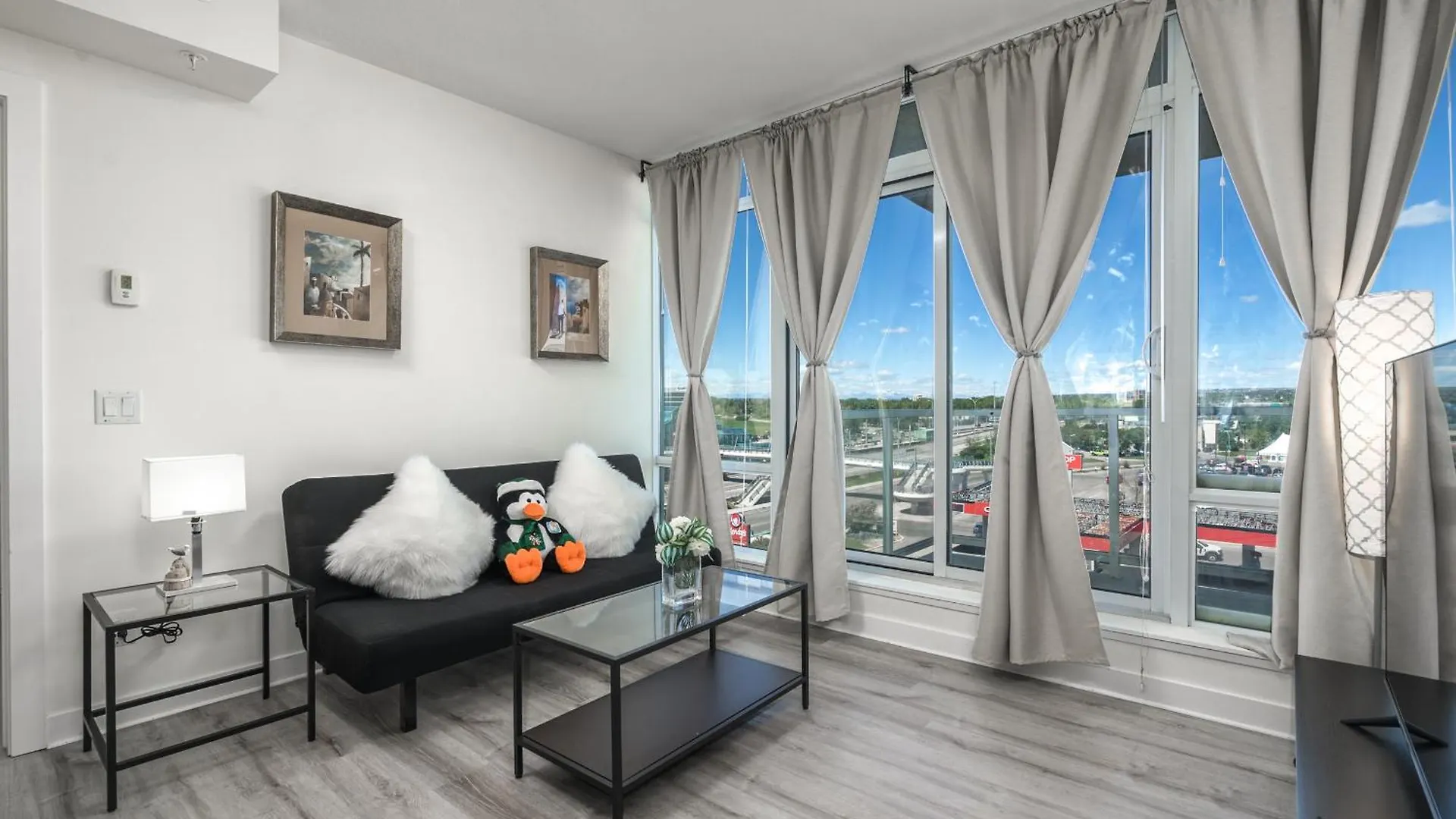 Mountain View-2Br Condo Near U Of C/Ctrain/Mall Calgary